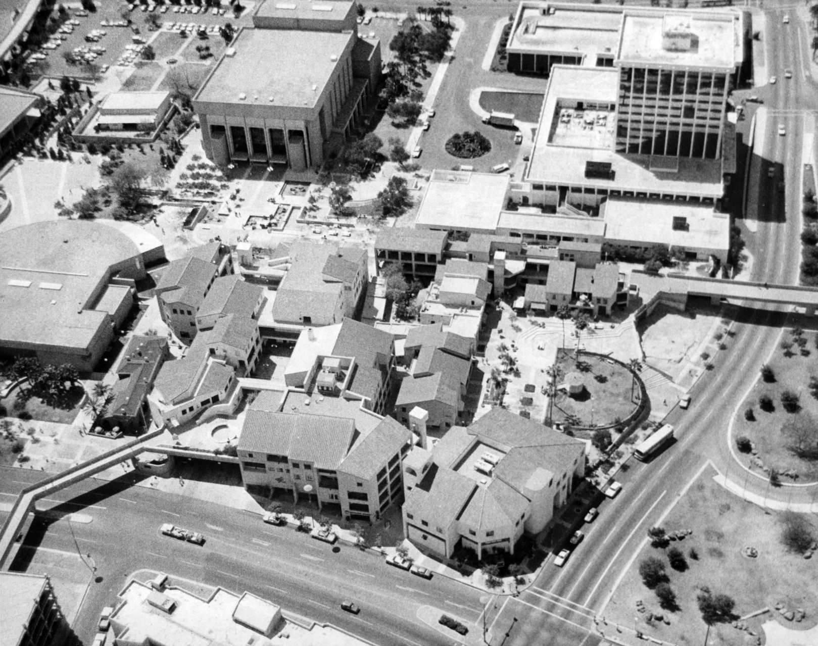 La Placita Village office complex